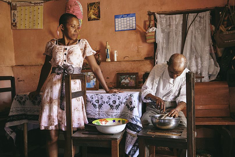 Lee-Ann Olwage para GEO es parte de una serie titulada Valim-babena que ganó el premio World Press Photo Story of the Year.