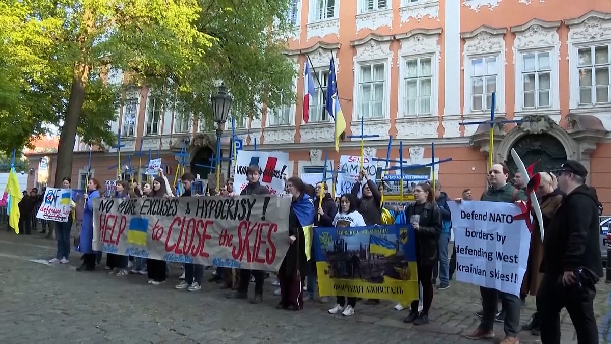 WATCH: Prague Rally Urges NATO to Close Ukrainian Airspace