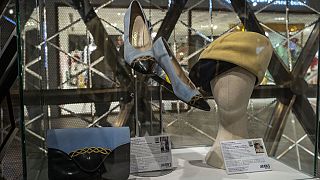 Prenses Diana'ya ait kıyafet ve aksesuarları bazıları 27 Haziran'da açık arttırmayla satılacak