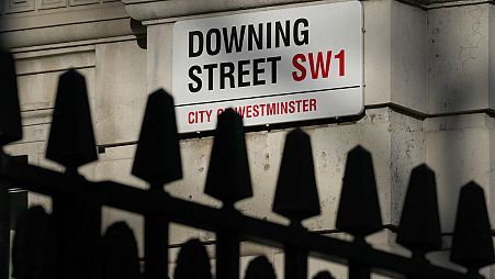 İngiltere'nin başkent Londra'da Başbakanlık'ın bulunduğu Downing Caddesi 