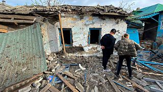 Maison endommagée par une attaque de drone ukrainien à Voronezh, en Russie, 18 avril 2024.