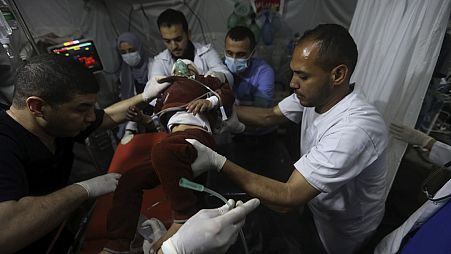 Intervention médicale après un bombardement israélien, le 20 avril 2024.