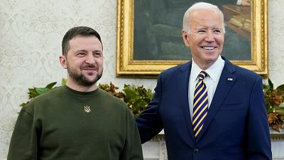 Белый дом добился помощи союзникам после многомесячной саги. Фото: встреча Владимира Зеленского и Джо Байдена в Вашингтоне, 21 декабря 2022 года.