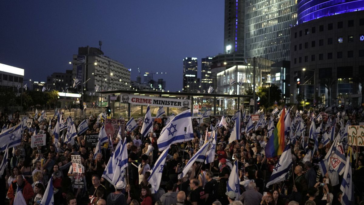 People protest against Israeli Prime Minister Benjamin Netanyahu's government and call for the release of hostages held in the Gaza Strip by the Hamas militant group