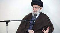 Ali Hámanei ajatollah iráni katonai vezetők előtt beszélt 2024. április 21-én