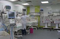 الأطفال الرضع في مستشفيات غزة