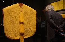 Seta dorata e antica tessitura in mostra in Qatar