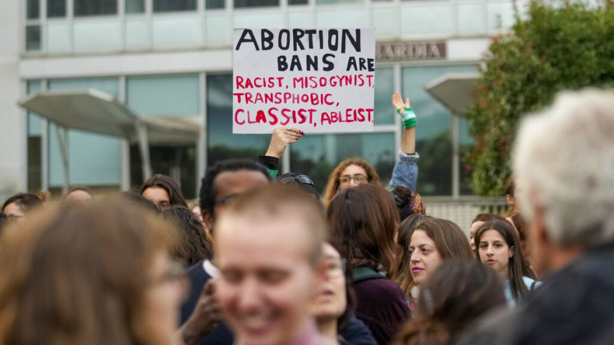 Protests in Rome over move to allow anti-abortion activists in clinics thumbnail