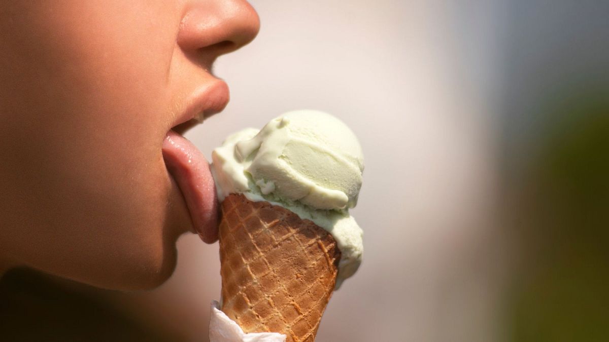 Защо Милано е готов да забрани сладоледа и пица след полунощ?
