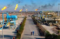 Irak'ın Basra kentinin kuzeyindeki Nihran Bin Omar petrol sahasında sahası