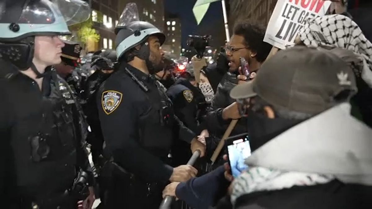 Antiszemita megmozdulások New York-ban, százával tartóztatják le a palesztinpárti tüntetőket
