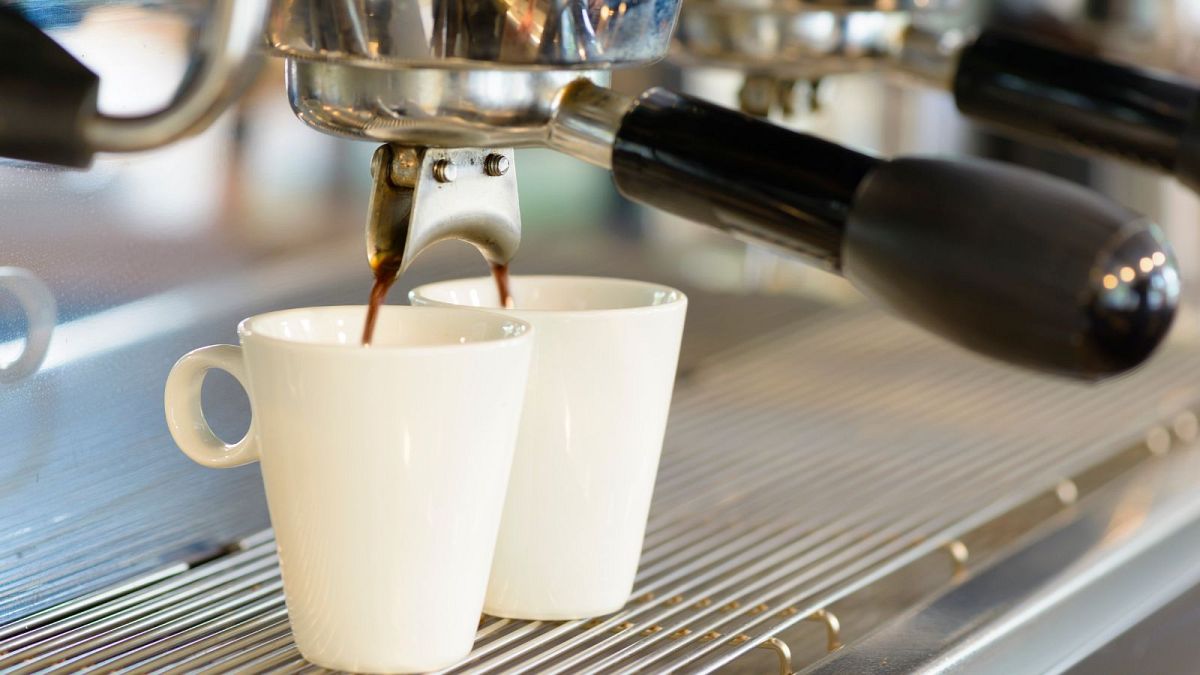 Кафемашината Lavazza изглежда ще поеме по-голяма глътка от бизнеса с вендинг машини IVS