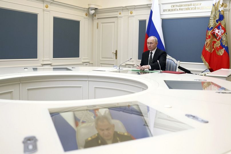 نظارت ولادیمیر پوتین بر رزمایش نظامی از طریق ارتباط ویدئویی