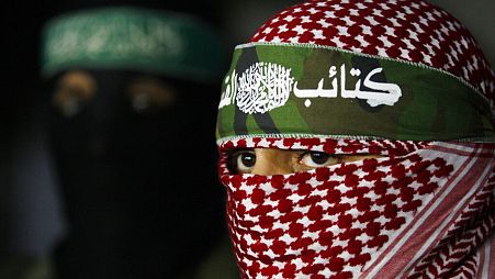 مقاتل من كتائب القسام الجناح العسكري لحركة حماس 