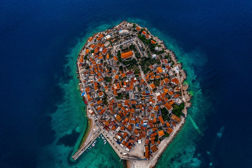Das kroatische Kleinod Primosten, von oben fotografiert