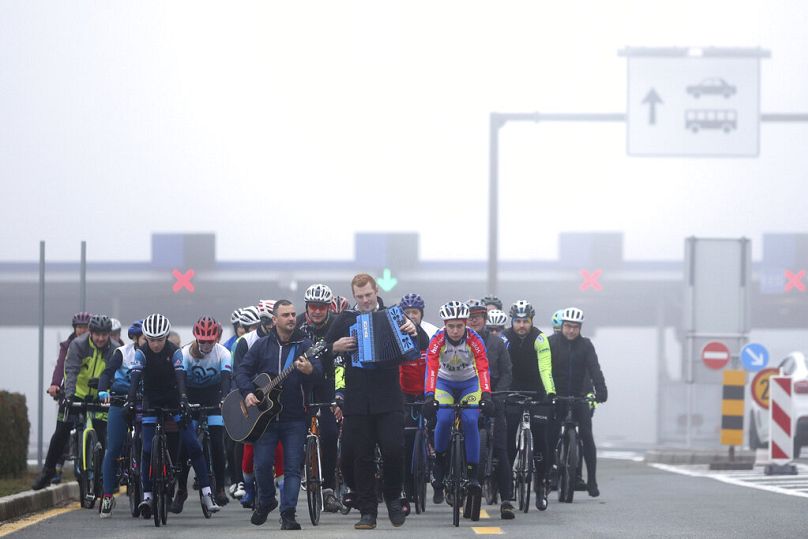 A group of Slovenian cyclists crosses the Rupa border between Croatia and Slovenia for the first time without any interruptions, January 2023