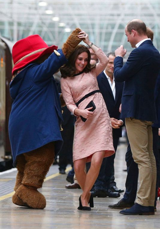 Paddington-mackó 2014-ben még Katalin hercegnét is megtáncoltatta