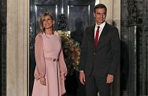 Pedro Sanchez spanyol miniszterelnök (jobbra) és felesége,Begona Gómez
