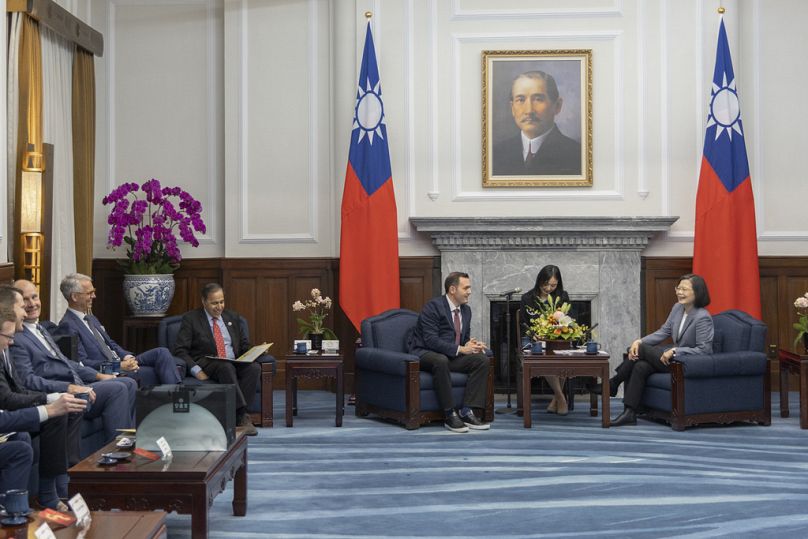 لقاء بين رئيسة تايوان وزعيم الجمهوريين في الكونغرس في تايبيه خلال فبراير الماضي