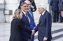 Italiens Ministerpräsidentin Giorgia Meloni und Italiens Präsident Sergio Mattarella bei Feierlichkeiten zum Tag der Befreiung