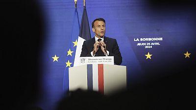 Il presidente francese Emmanuel Macron pronuncia un discorso sull'Europa nell'anfiteatro dell'Università della Sorbona, il 25 aprile a Parigi. 2024.
