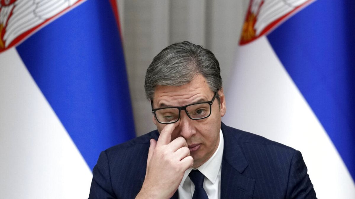 Serbia president sorry for calling Slovenians 'disgusting,' saying he meant their politicians thumbnail