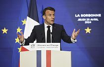 Presidente francês, Emmanuel Macron, faz um discurso sobre a Europa no anfiteatro da Universidade da Sorbonne, quinta-feira