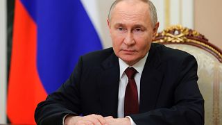 Vladimir Putin de Rusia pronuncia un discurso en vídeo en abril de 2024
