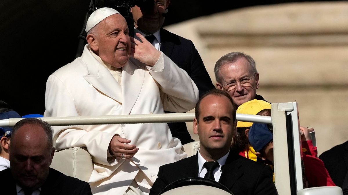 Pope Francis calls climate change deniers ‘fools’ in US TV interview thumbnail