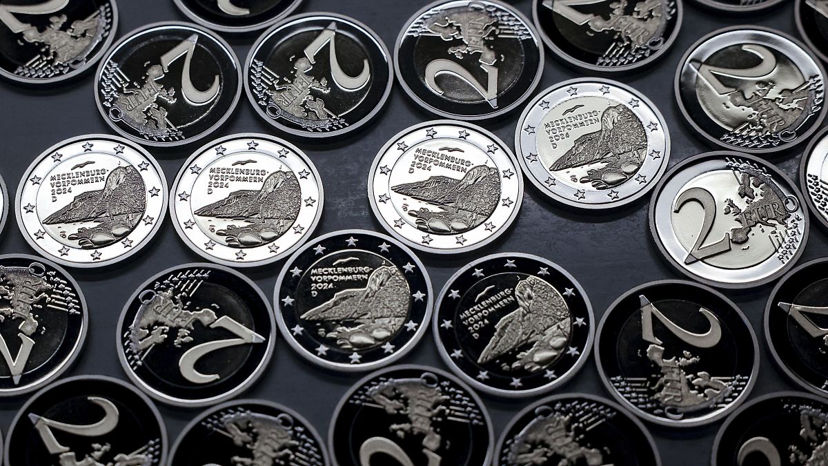 عملات معدنية جديدة بقيمة 2 يورو- دار سك العملة في هامبورغ - أرشيف