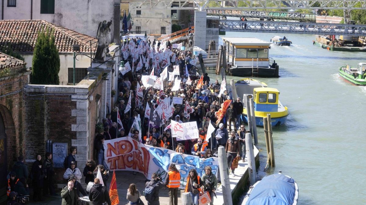 Residentes em Veneza manifestam-se contra “taxa de entrada” para turistas 