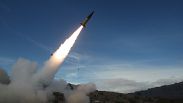 L'esercito degli Stati Uniti effettua prove di tiro di missili al White Sands Missile Range, nel Nuovo Messico (14 dicembre 2021)