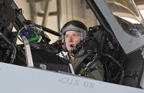 Jens Stoltenberg, secretario general de la OTAN, se prepara para volar en un Eurofighter en Laage, Alemania, el 25 de abril de 2024.