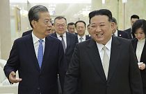 الزعيم الكوري الشمالي كيم جونغ أون يحتفل بيوم الجيش