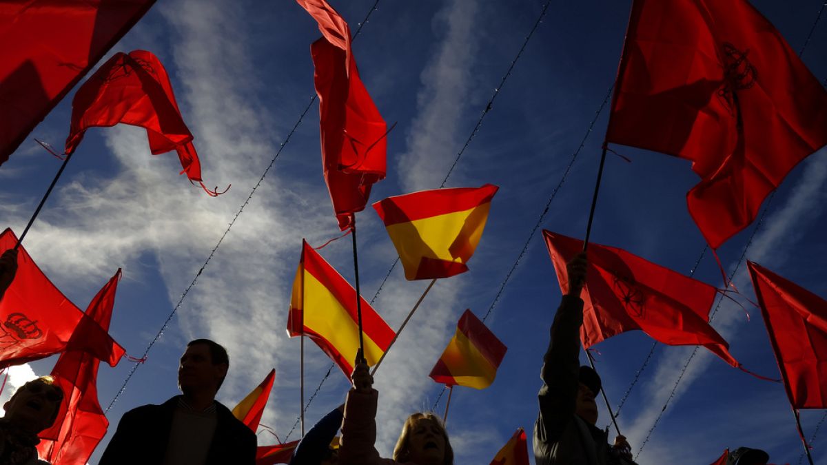 Why is Spain's unemployment rate rising and what's being done to cap it? thumbnail
