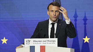 El presidente francés Emmanuel Macron pronuncia un discurso sobre Europa en el anfiteatro de la Universidad de la Sorbona, el jueves 25 de abril en París. 2024.