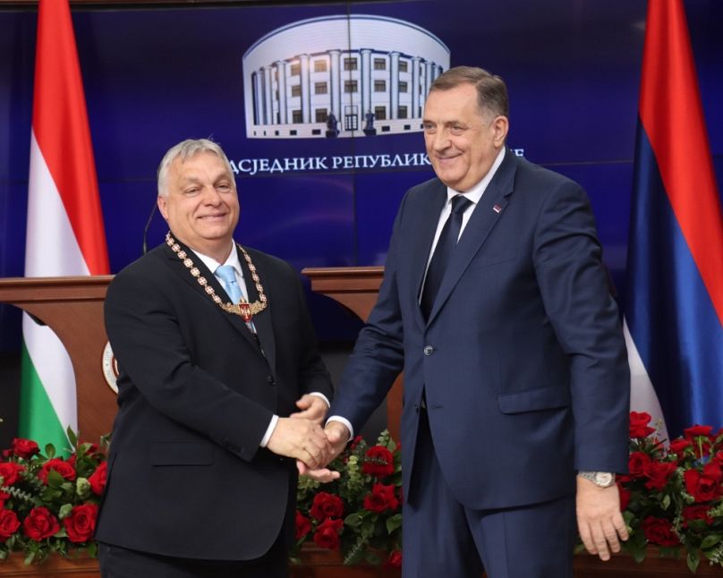 Orbán Viktor és Milorad Dodik a kitüntetési ceremónián, 2024. április 5-én