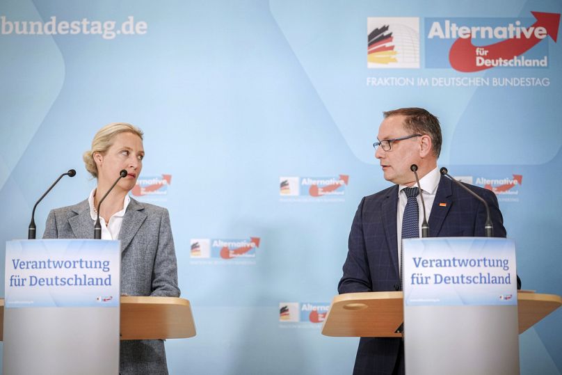 تینو چروپالا (راست) و آلیس وایدل (چپ) از رهبران حزب آلترناتیو برای آلمان