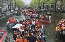 المئات يحتفلون بعيد ميلاد ملك هولندا فيليم ألكسندر 