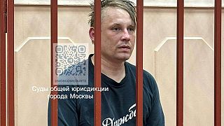 El periodista Serguéi Kareline en un tribunal de la región de Murmansk, el 27 de abril de 2024.