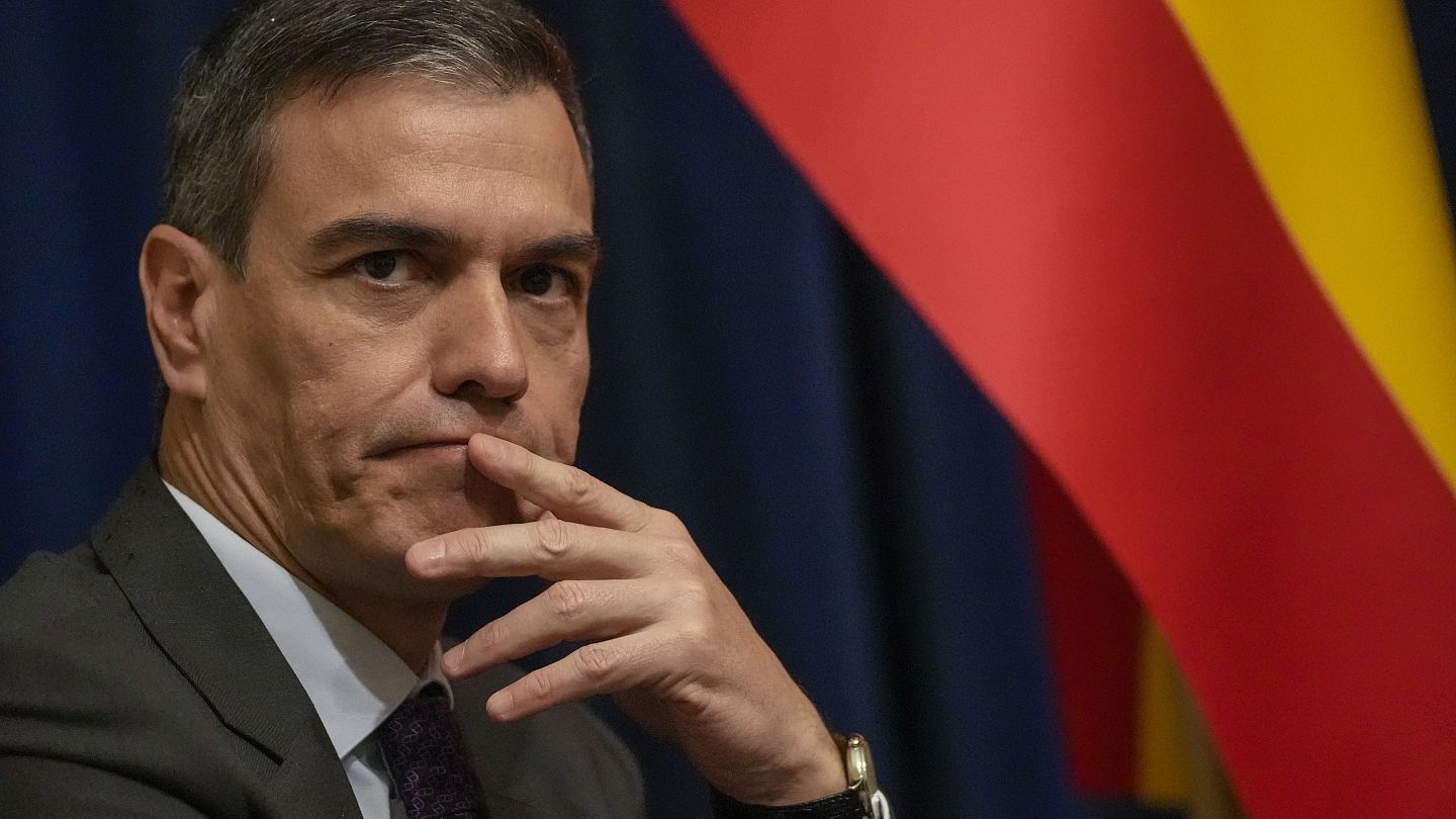 Spain's prime minister Pedro Sánchez says he'll continue in office |  Euronews