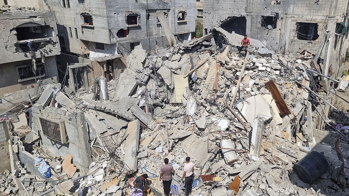 War in Gaza: 22 people killed in Israeli airstrikes in Rafah thumbnail