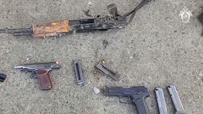 هاجمت مجموعة من المسلحين نقطة تفتيش للشرطة في منطقة شمال القوقاز في روسيا، مما أسفر عن مقتل ضابطين.