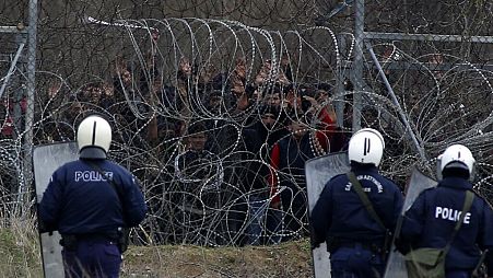 Türkiye'den Yunanistan'a geçmeye çalışan göçmenleri polis engelledi (arşiv)