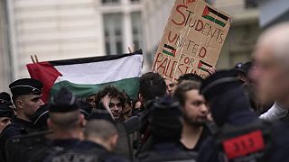 Science Po'da Filistin destekçisi öğrencilerin protestosu