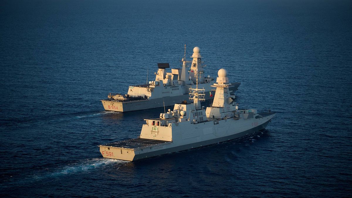 Le navi della Marina Militare italiana Caio Duilio e Virginio Fasan