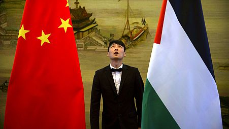 Çin ve Filistin bayrakları