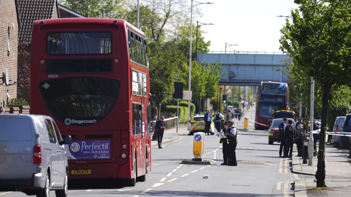 Αστυνομική κινητοποίηση μετά την επίθεση με σπαθί στο Λονδίνο