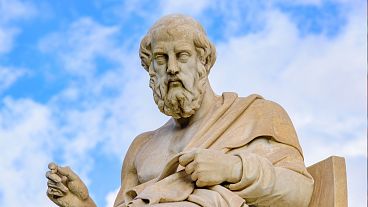Estatua de Platón en la Academia de Atenas