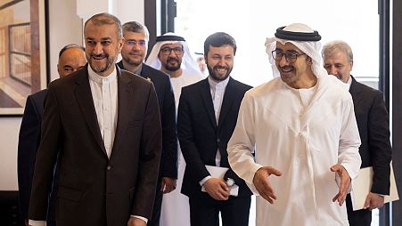 وزیر خارجه ایران (سمت چپ) و امارات (راست)